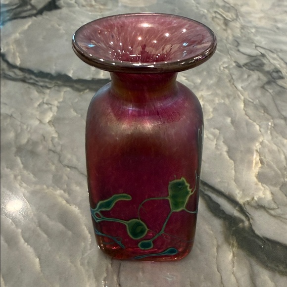 Artistic Pink and Bluish-Green Glass Vase - Picture 4 of 6